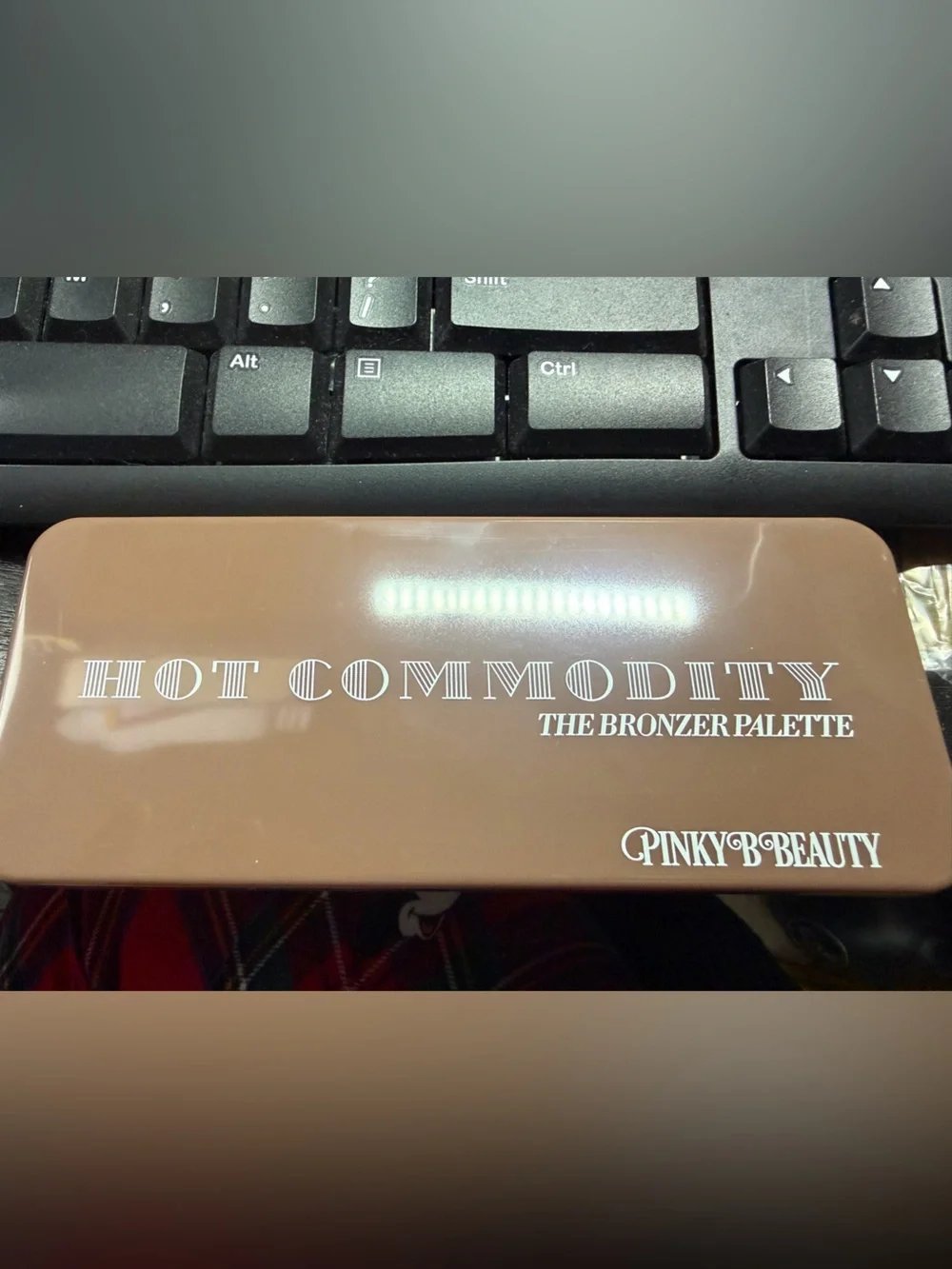 Hot Commodity Bronzer Palette
